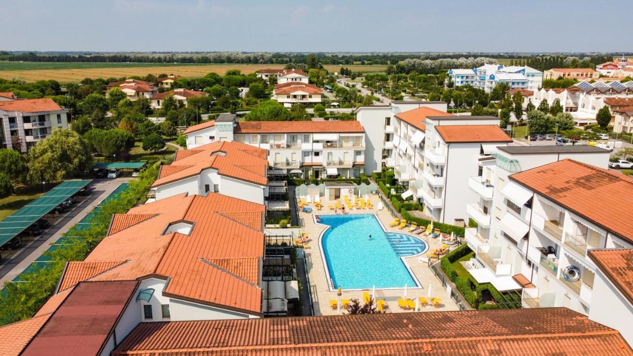 Altanea Residences Con Piscina Каорле Екстер'єр фото