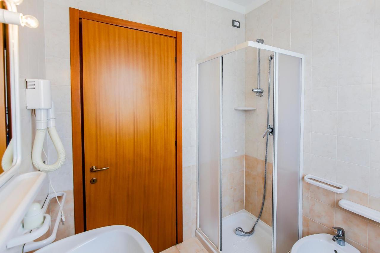 Altanea Residences Con Piscina Каорле Екстер'єр фото