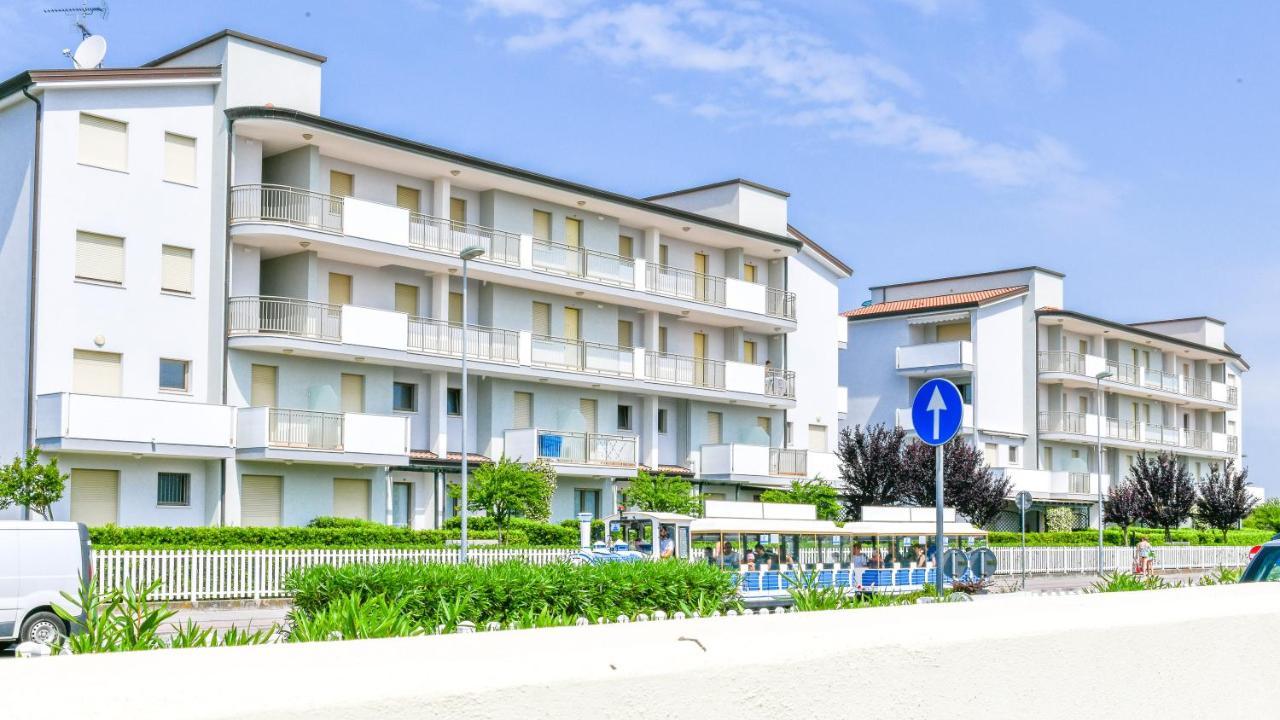 Altanea Residences Con Piscina Каорле Екстер'єр фото