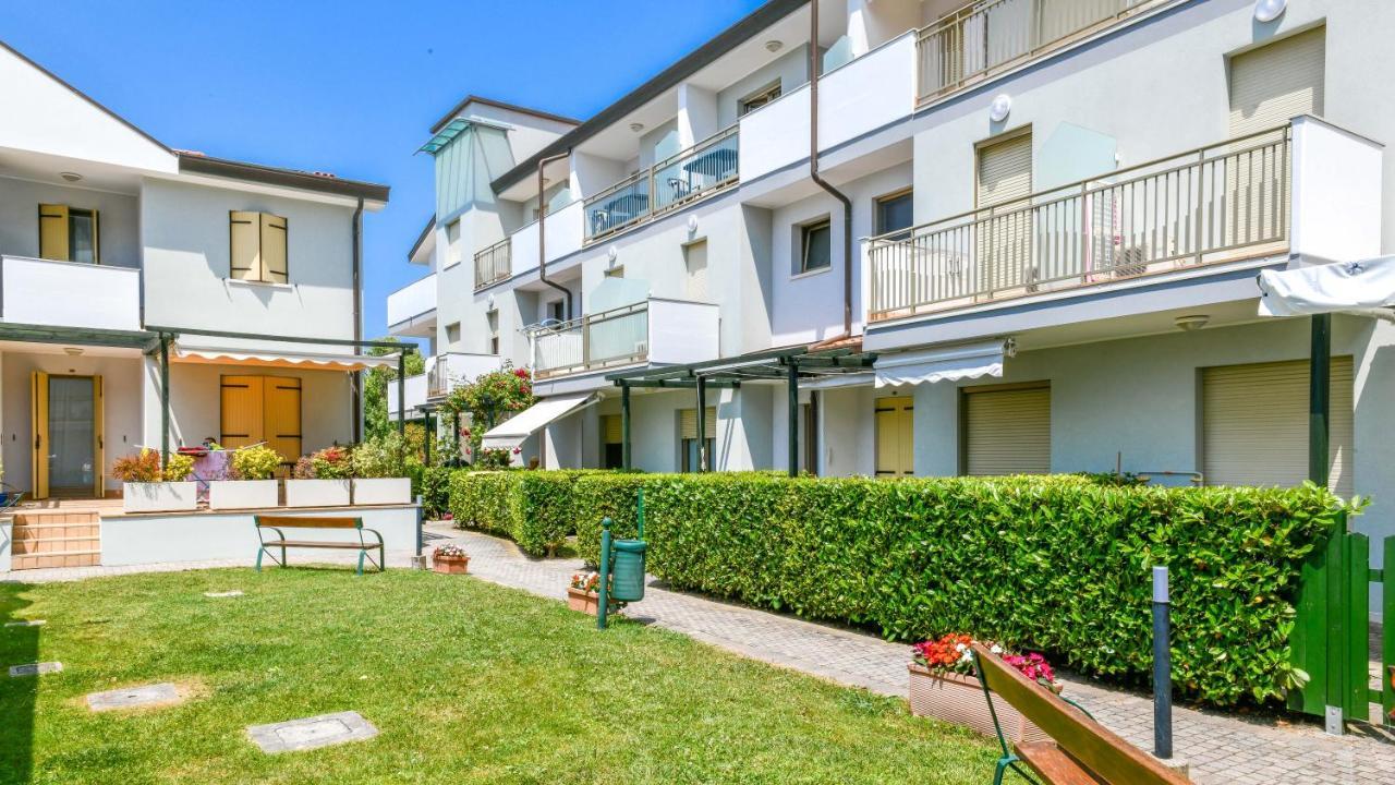 Altanea Residences Con Piscina Каорле Екстер'єр фото