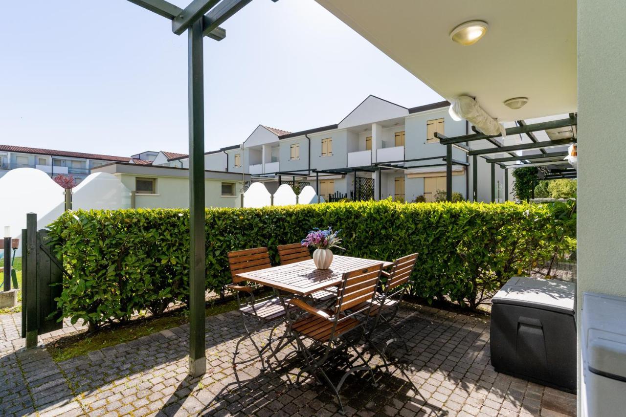 Altanea Residences Con Piscina Каорле Екстер'єр фото