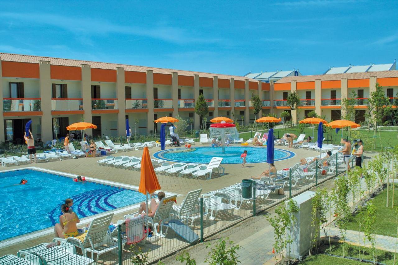 Altanea Residences Con Piscina Каорле Екстер'єр фото