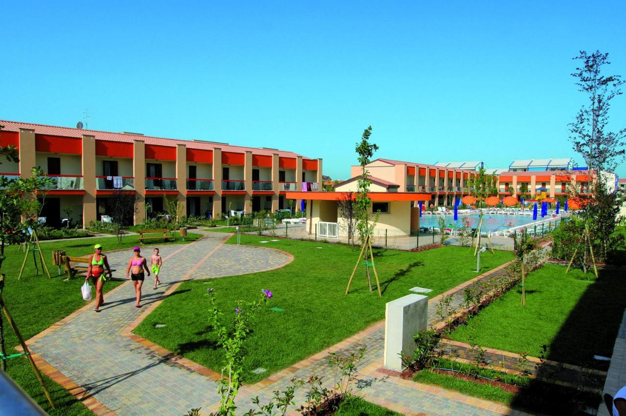 Altanea Residences Con Piscina Каорле Екстер'єр фото