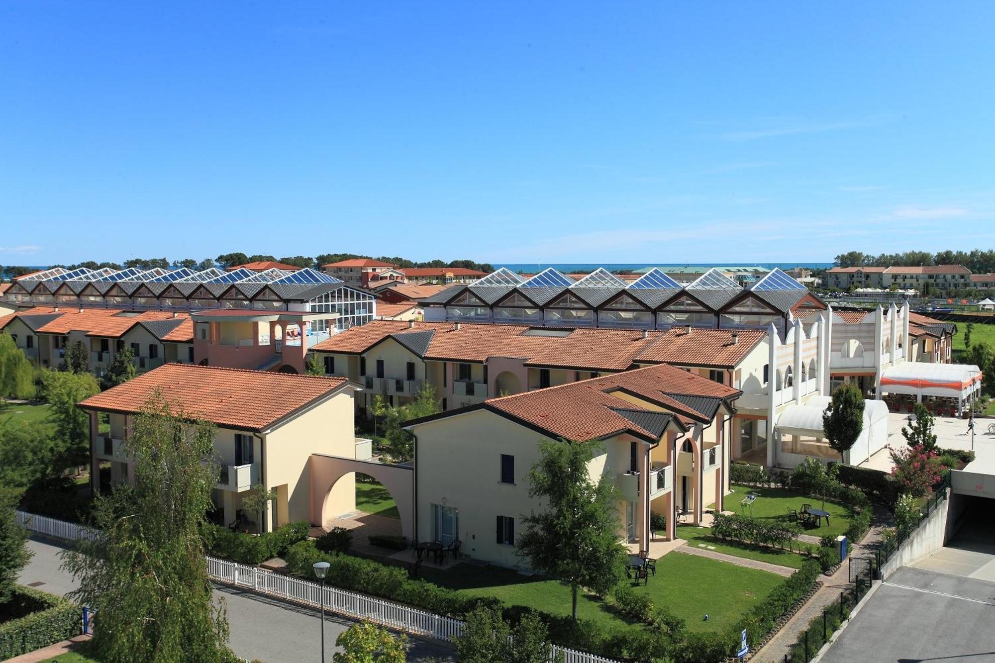 Altanea Residences Con Piscina Каорле Екстер'єр фото