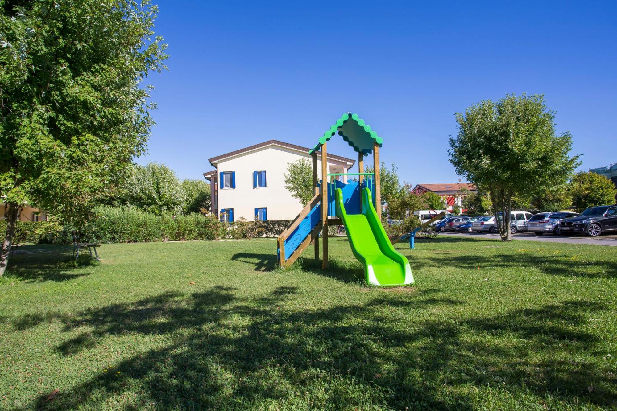 Altanea Residences Con Piscina Каорле Екстер'єр фото