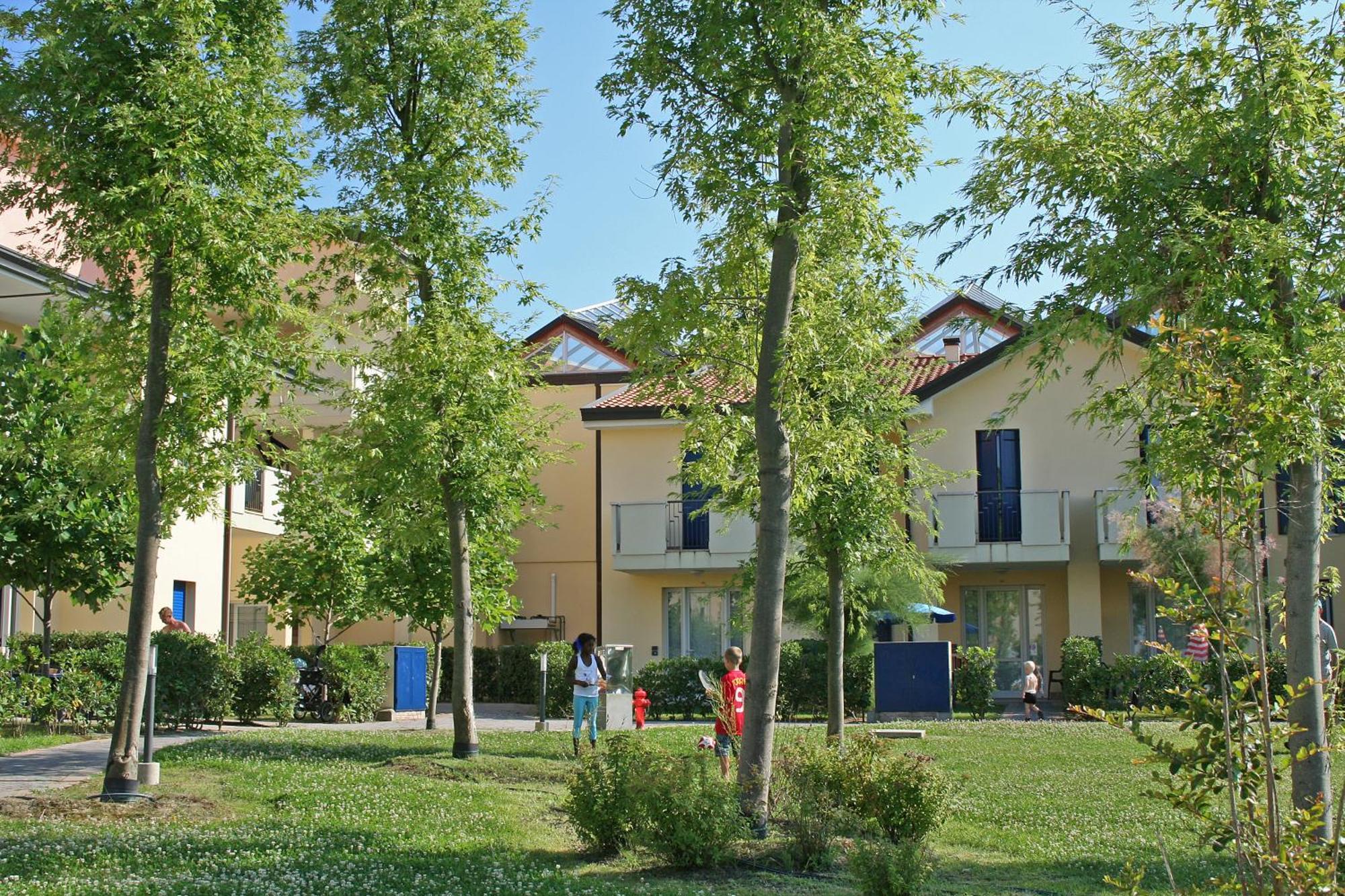 Altanea Residences Con Piscina Каорле Екстер'єр фото