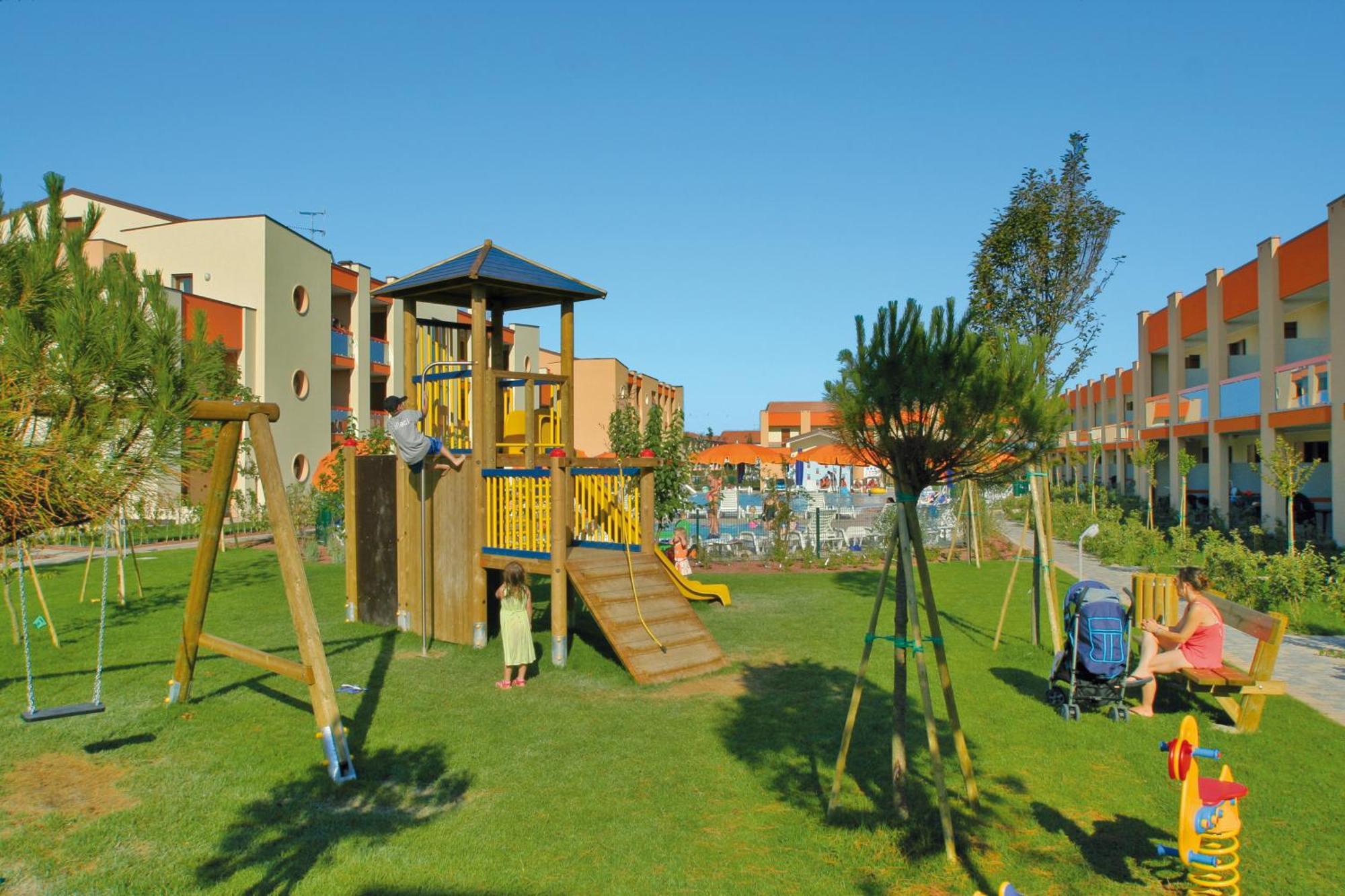 Altanea Residences Con Piscina Каорле Екстер'єр фото